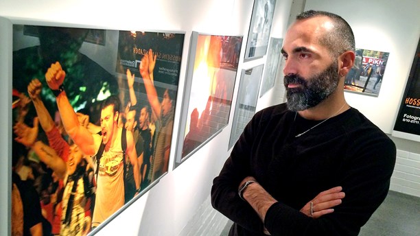 Hossein Salmazadeh at his exhibition in Dalarna Museum. Photo. 