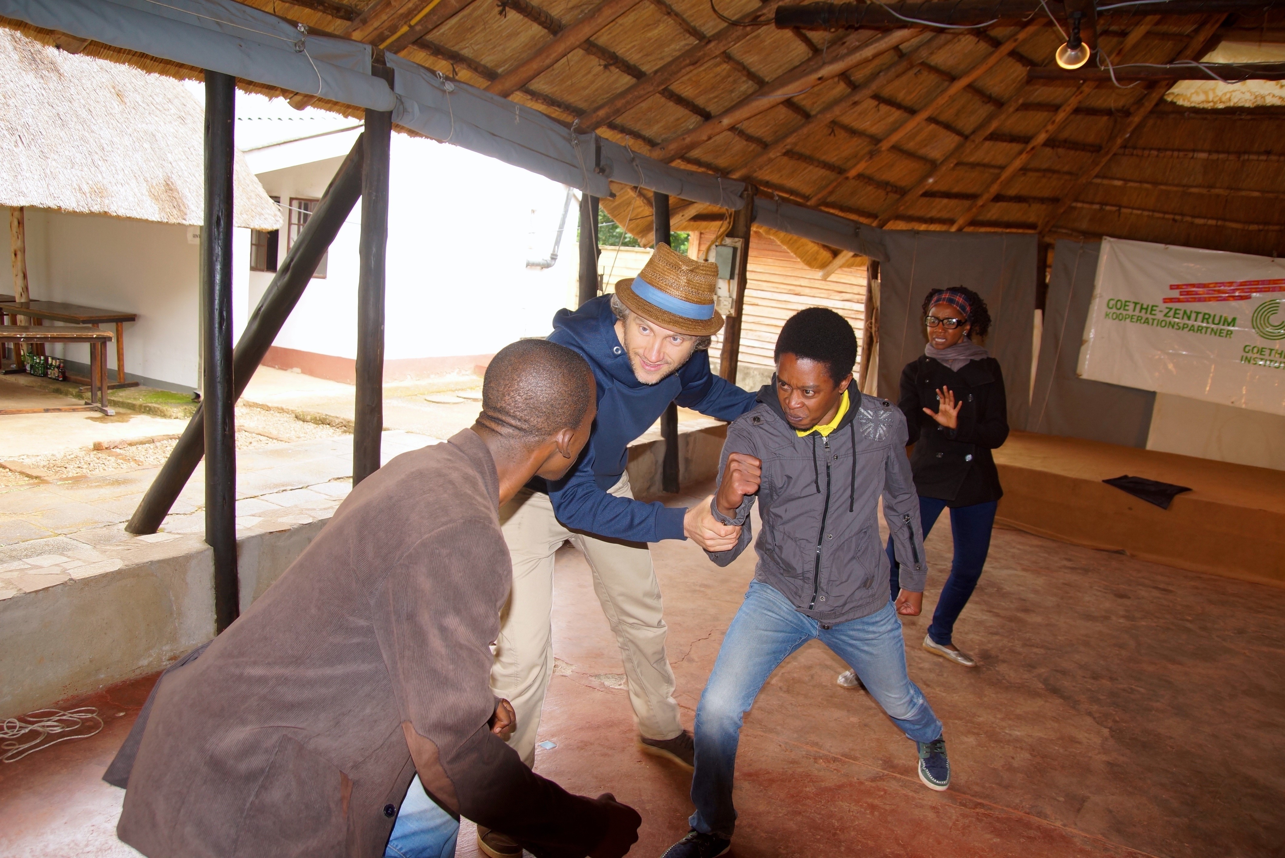 Director Jens Vilela Neumann directing Water Games in Zimpabawe. Photo.