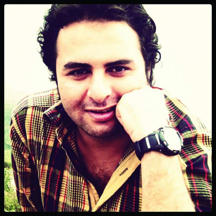 Nama Jafari, Iranian blogger, poet and editor